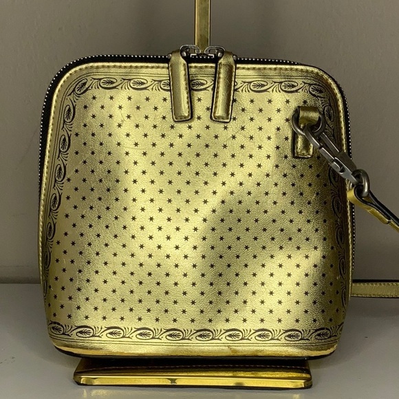 Gucci 'GUCCY' Crossbody Handbag in Metallic Gold Leather (6.3" x 6.75") - Picture 5 of 11